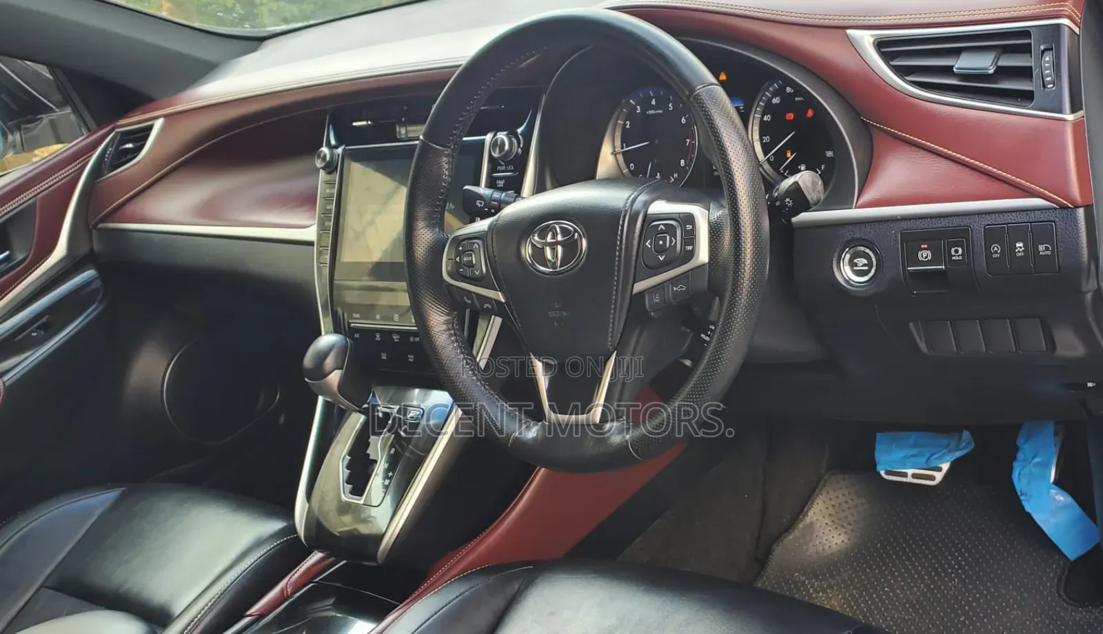 Toyota Harrier 2.0 2018 White