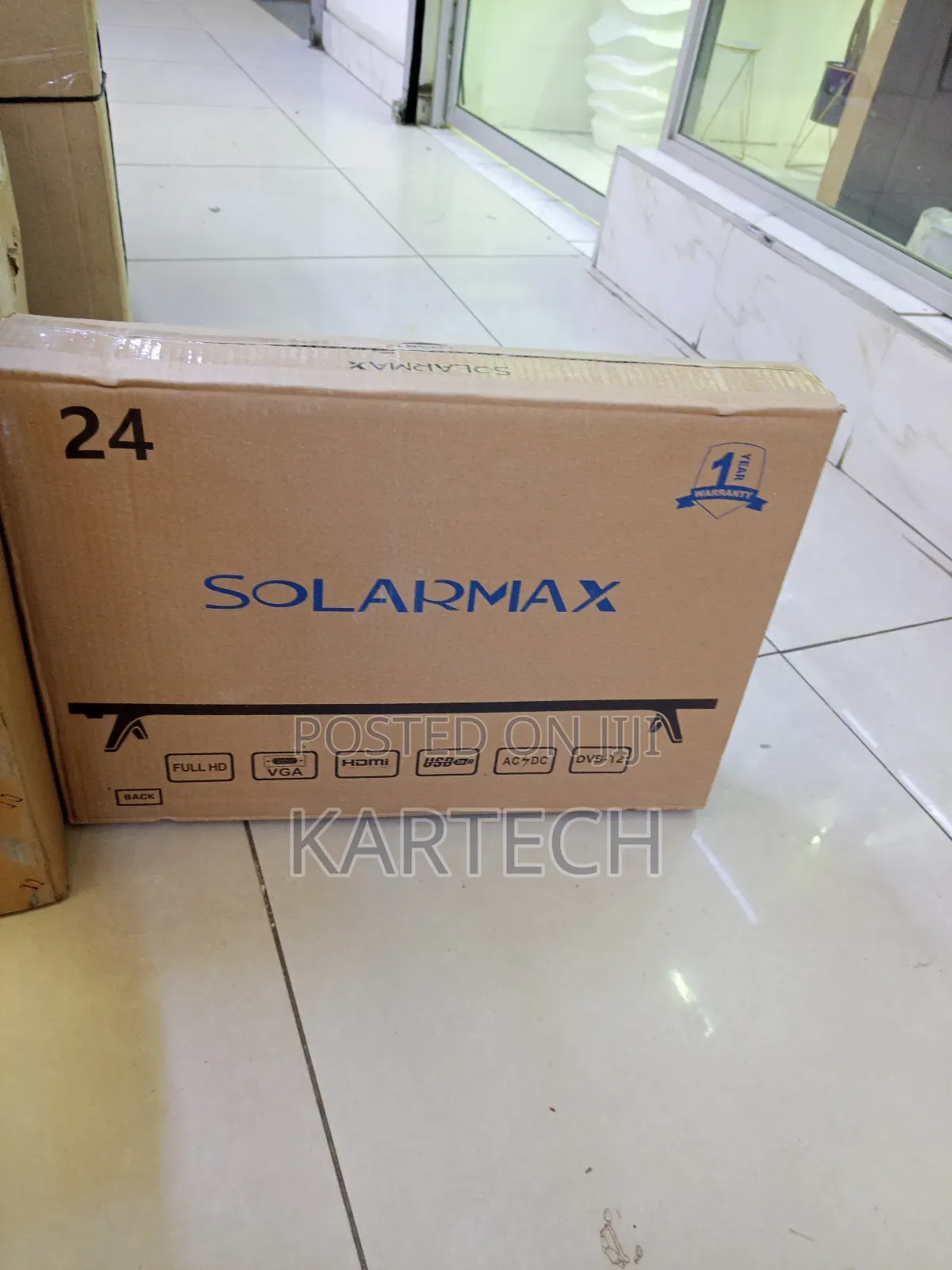 Solarmax 24"inches LED Digital TV