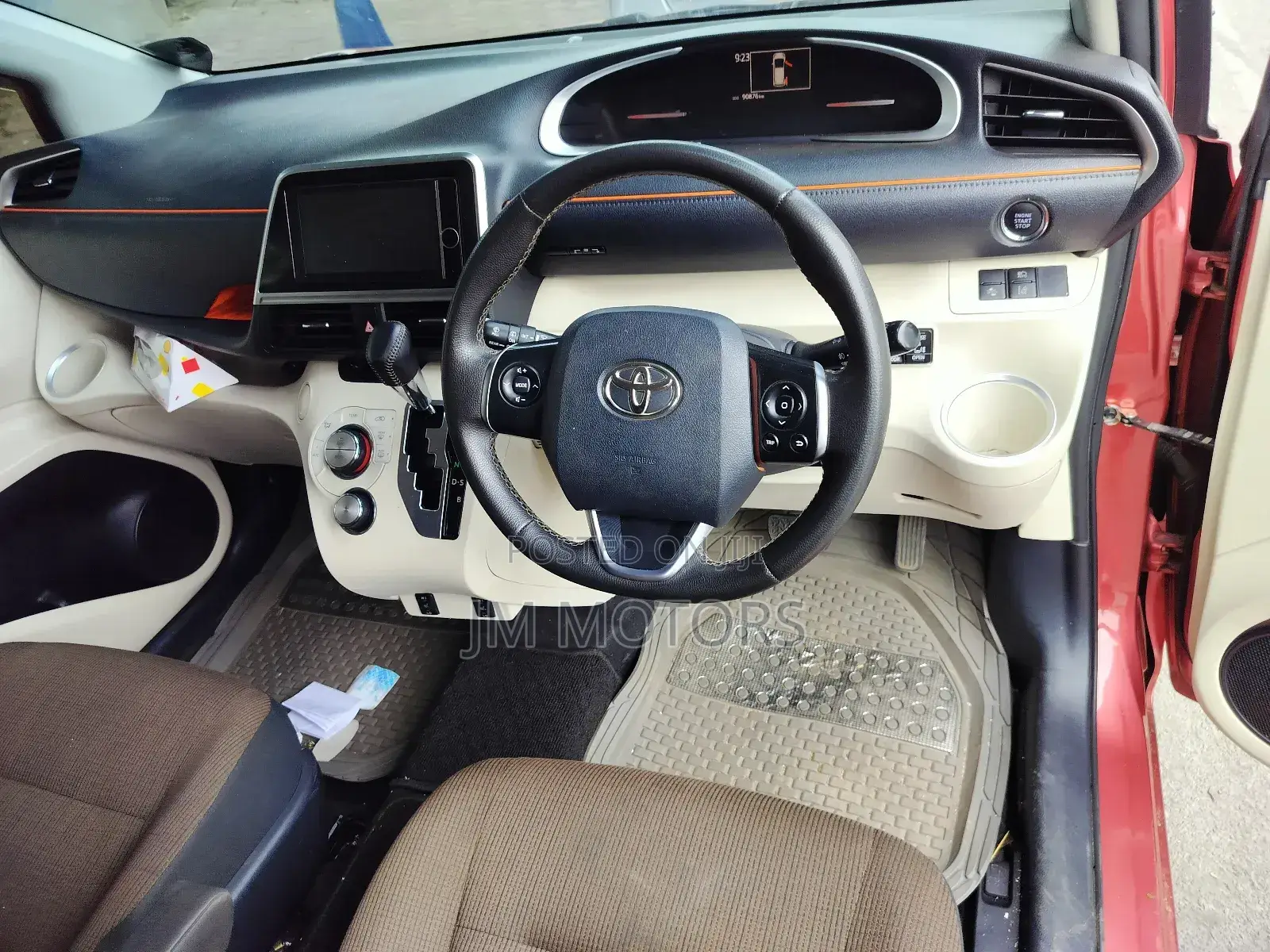 Toyota Sienta 2016 Burgundy
