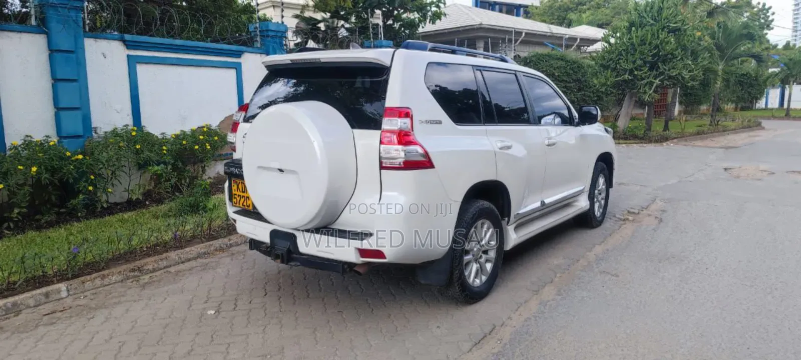 Toyota Land Cruiser Prado 2.8 2017 White