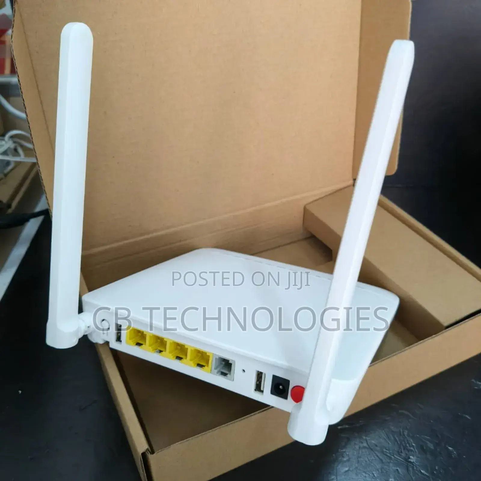 Zte F663nv3a Xpon Sc/Upc 1GE+3FE+1pots+Antenna 5DB 2.4G