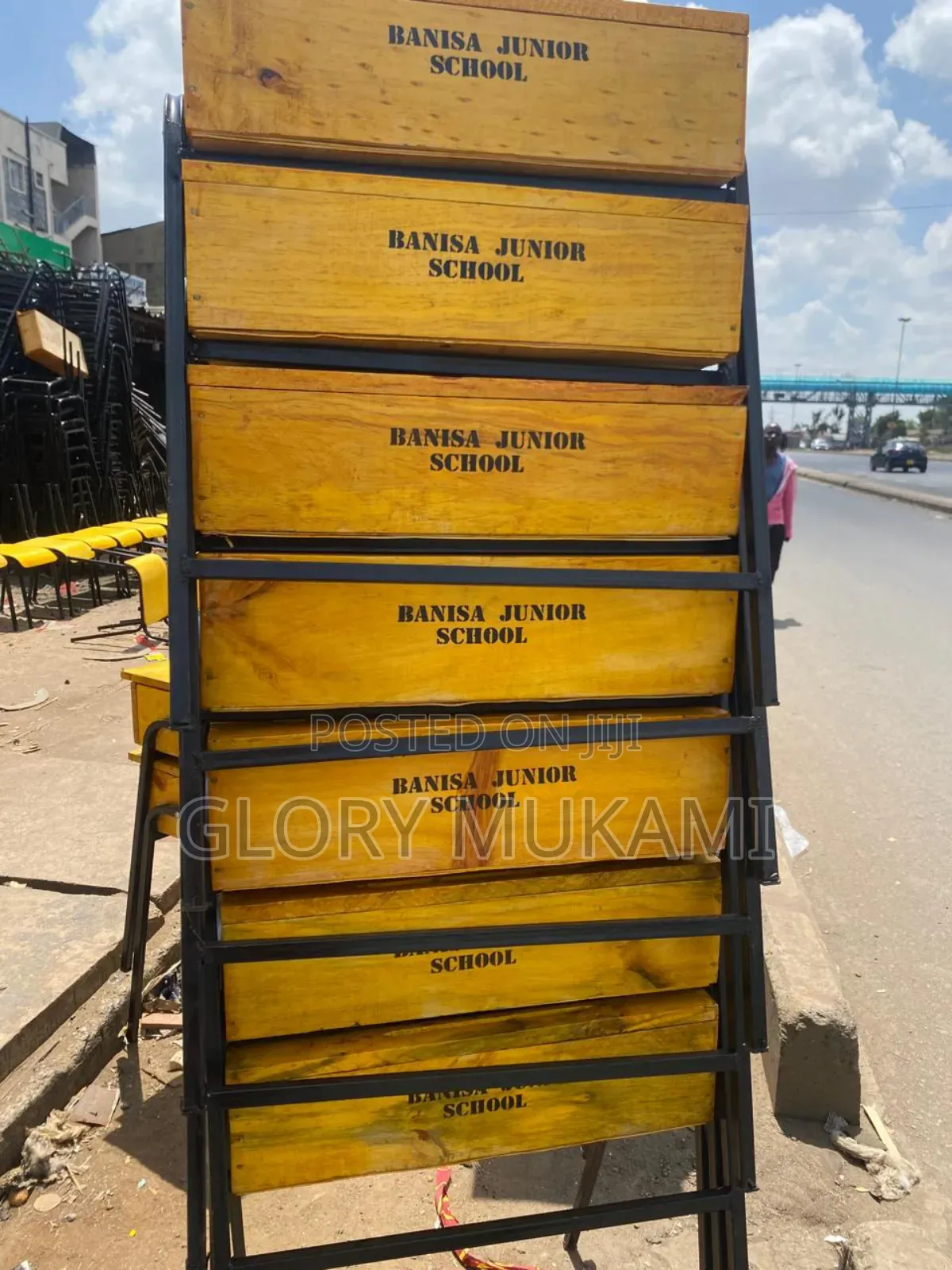 Printed Goldish Comfortable School Lockers and Chairs