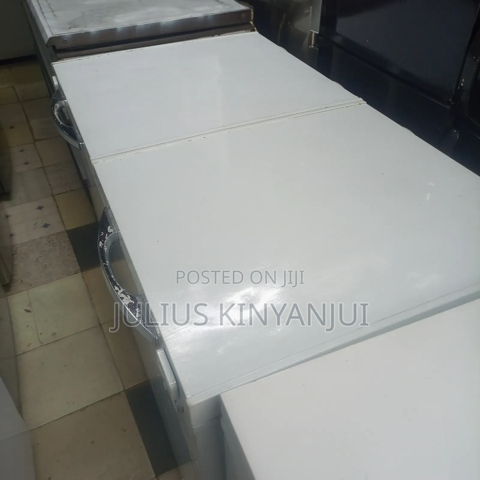 Two Doors Chest Freezer 500 Litres