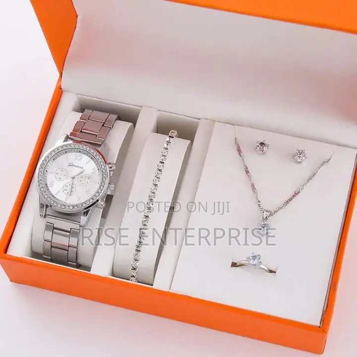 Fashion Trendy Quartz Watch Gift Set