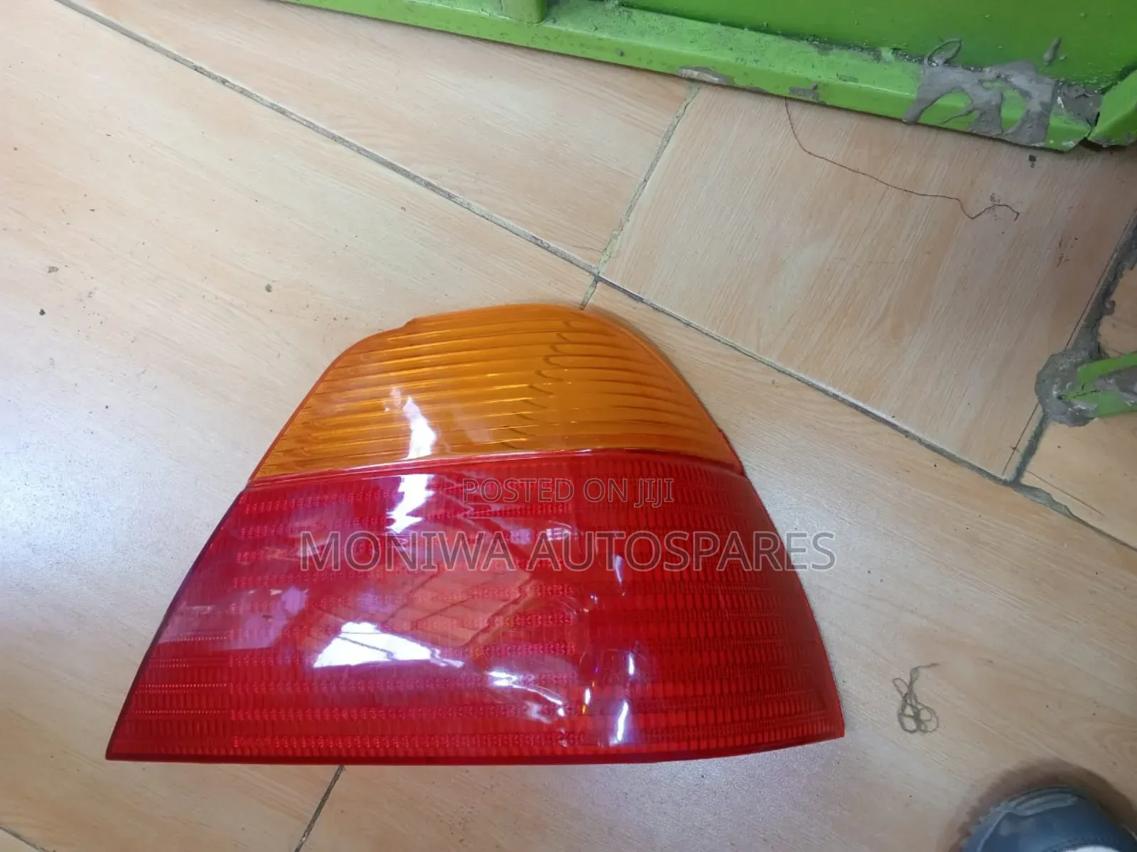 Tail Lens Corolla 111/101