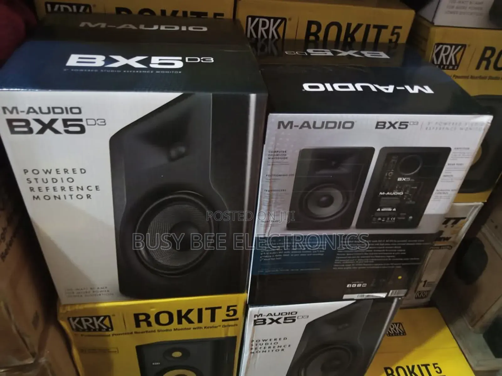 Bx5 D3 M-Audio Monitors