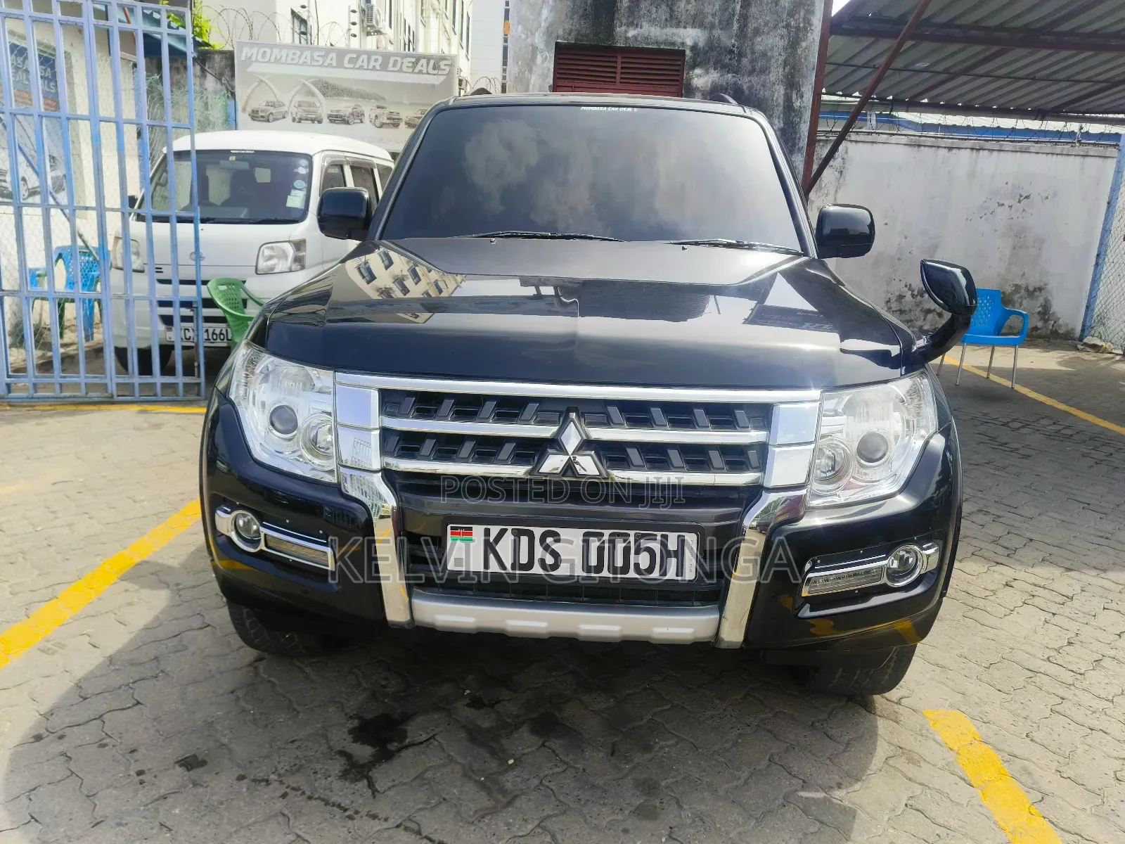 Mitsubishi Pajero 2017 Black