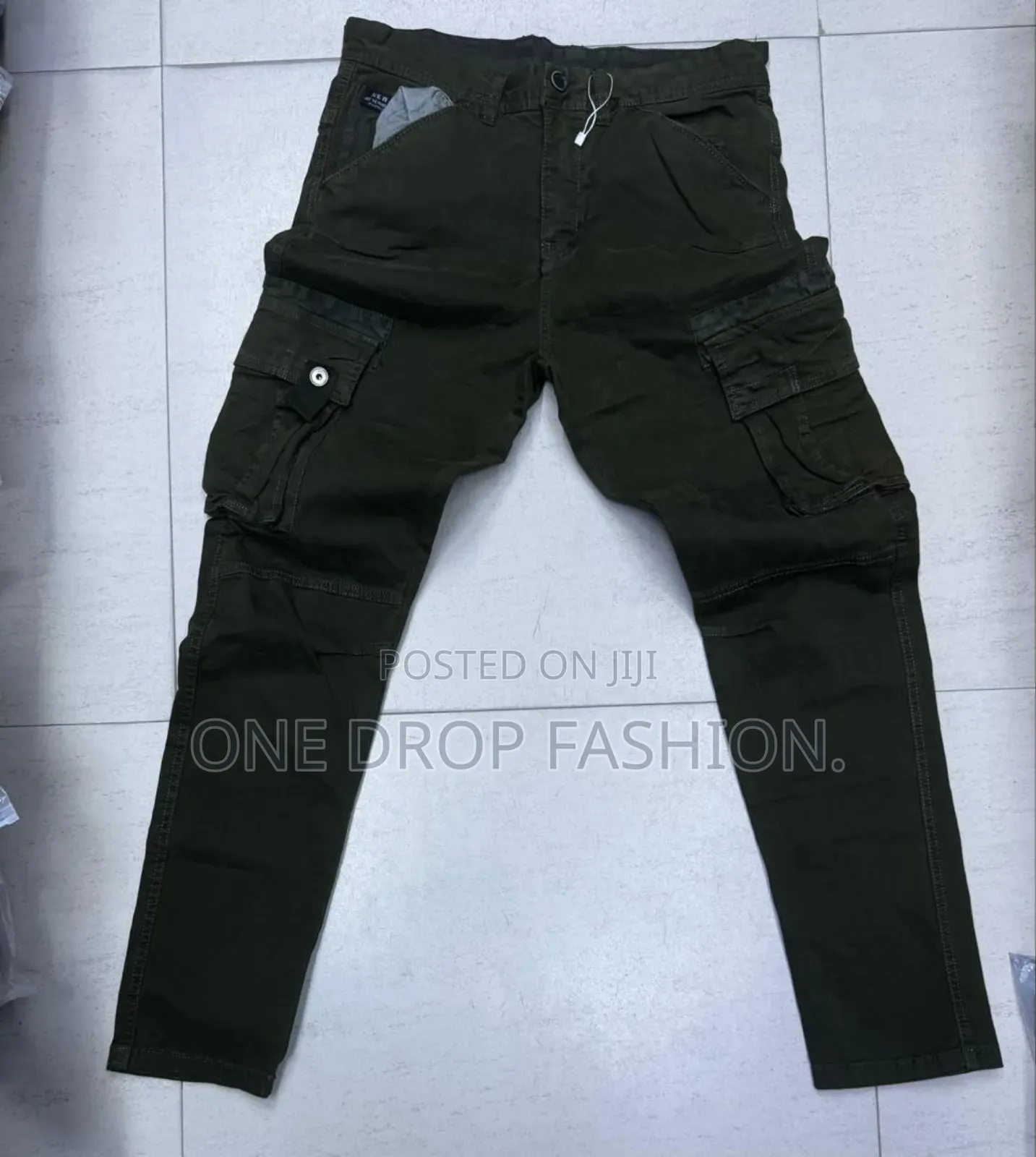 Cargos Ak7215