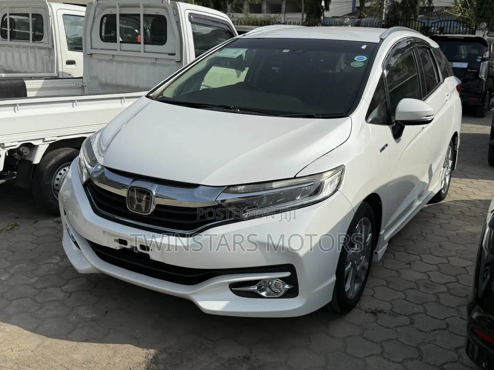 Honda Fit Shuttle 1.5 Hybrid 2WD 2018 Pearl