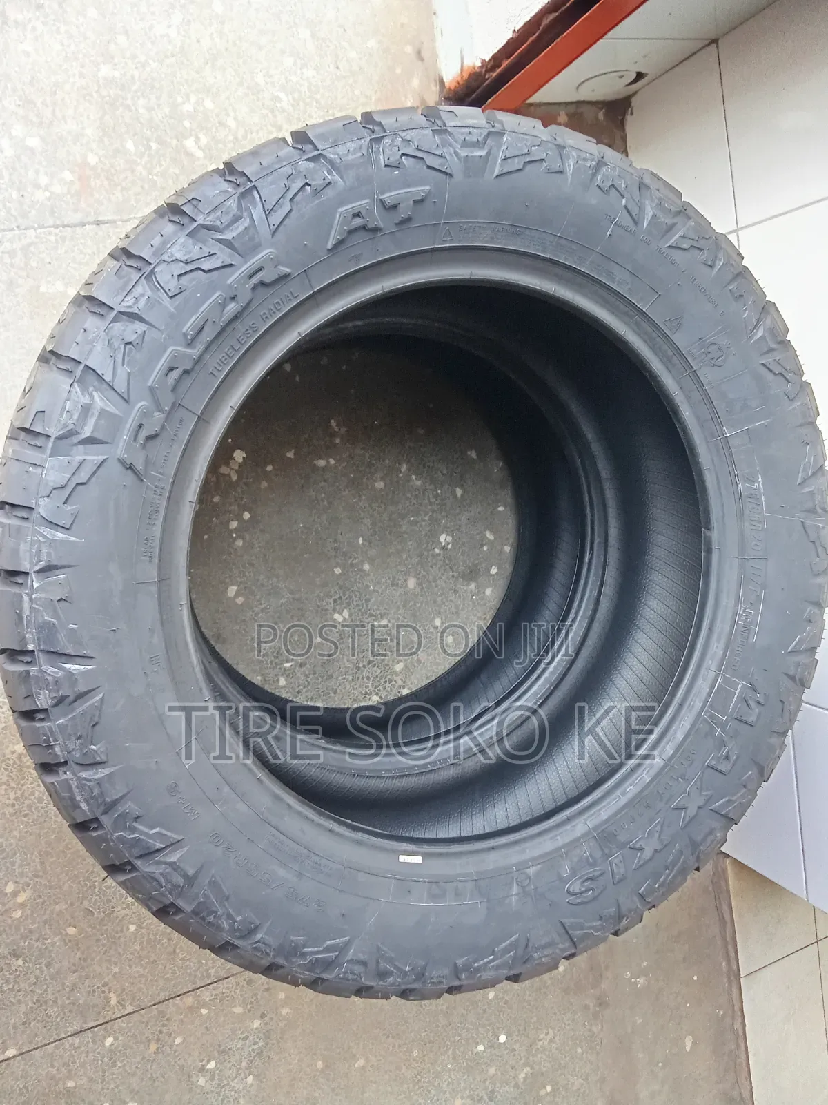 275/55r20 Maxxis Razr At811