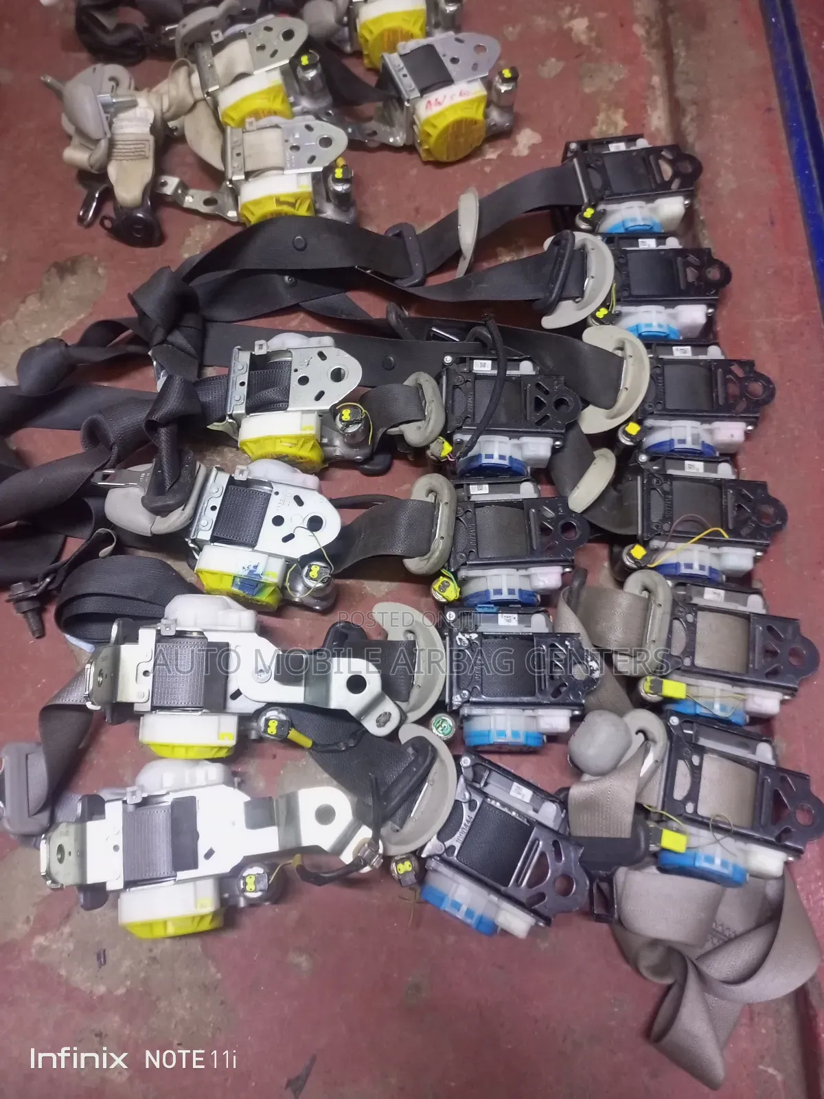 Axio/Fielder Seat Belts