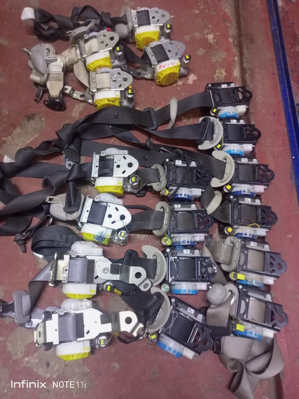 Axio/Fielder Seat Belts