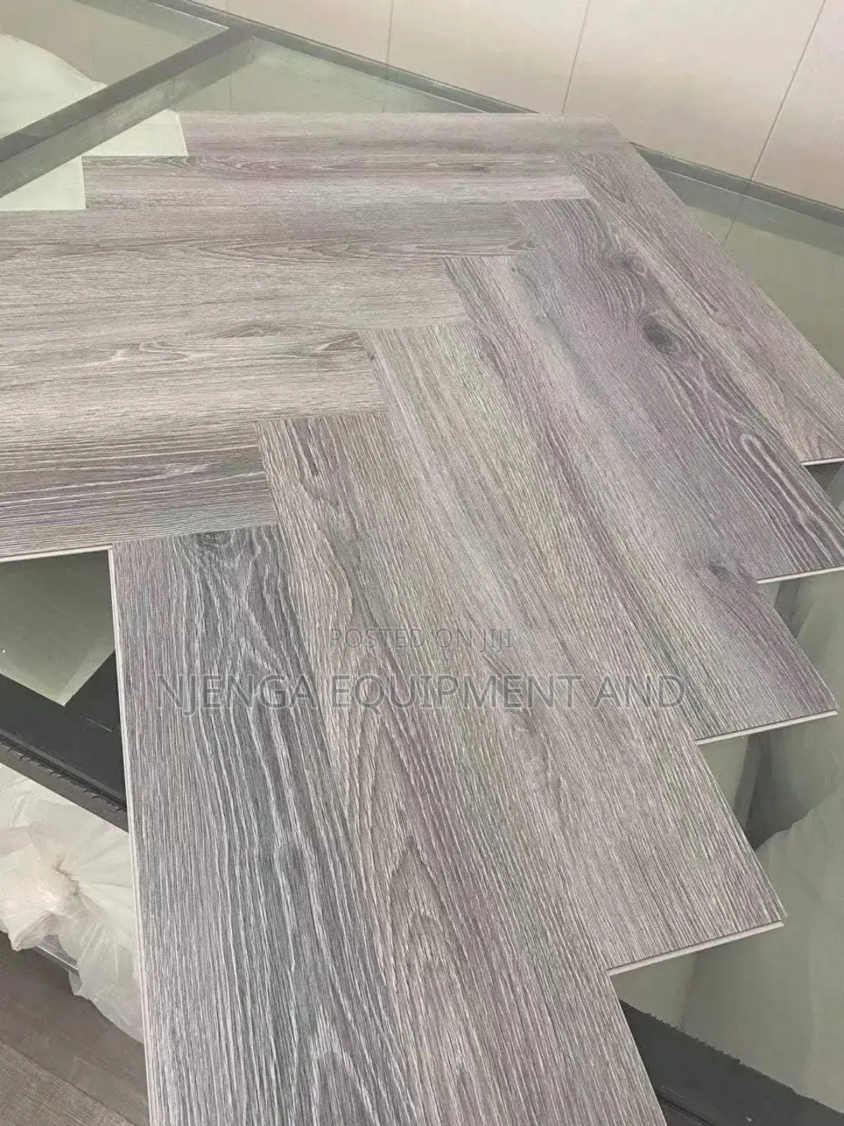 Interlocking Spc Vinyll Planks