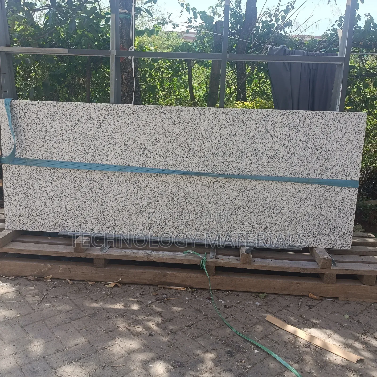 White Eldo Island (2.4M*0.9M)