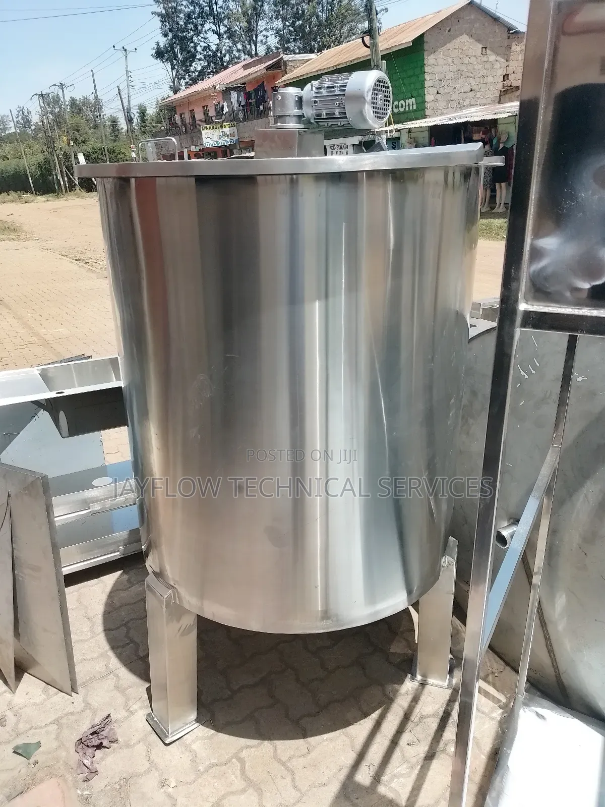 Stainless Steel Mixing Tank 1000ltrs With Agitator