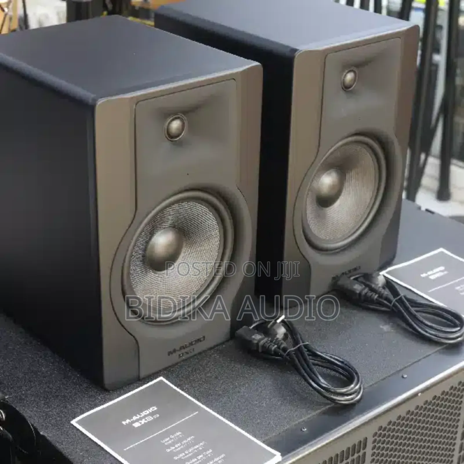 Brand New Powered Bx8 D3 Monitor