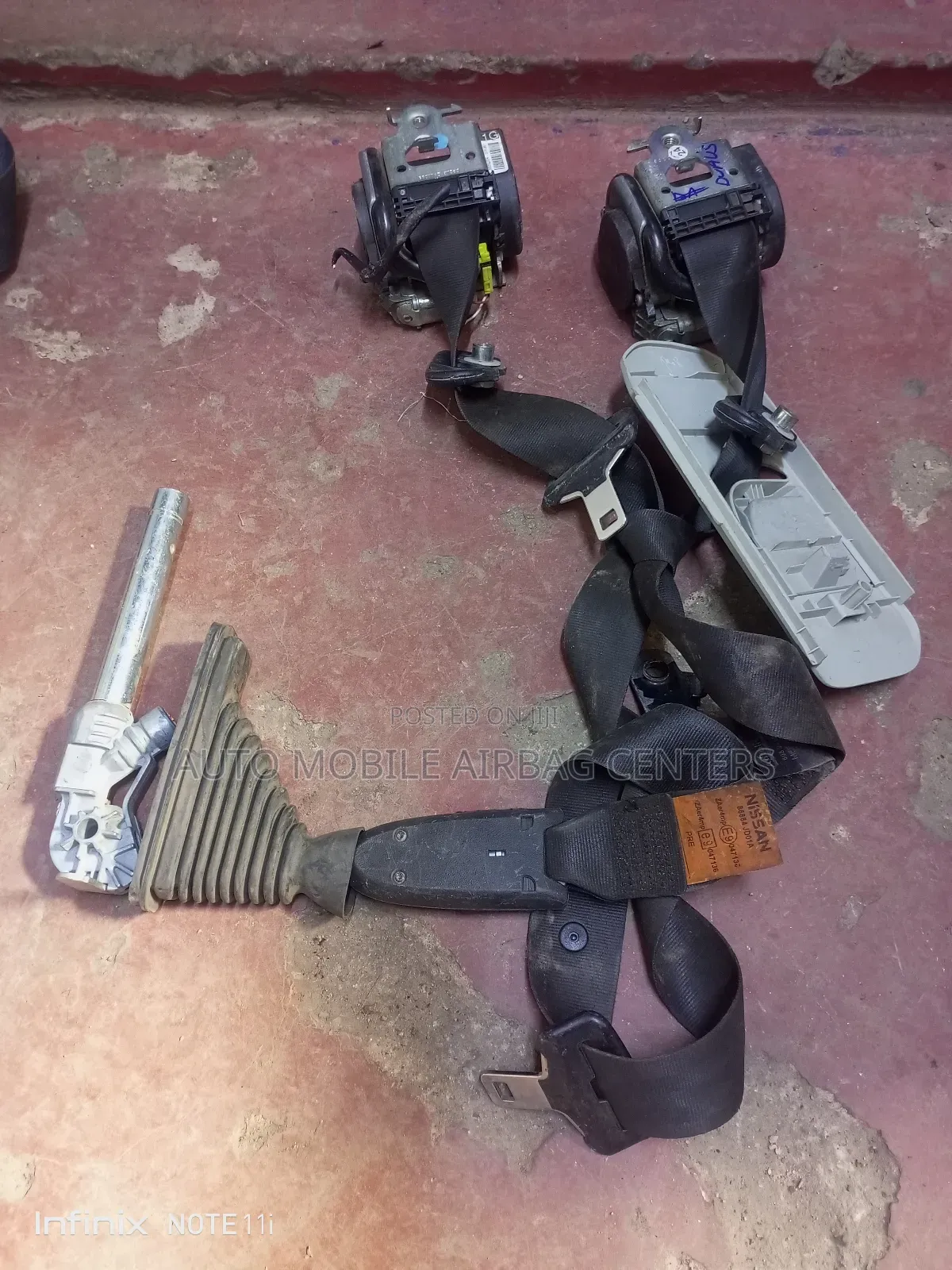 Nissan Dualis Seatbelts
