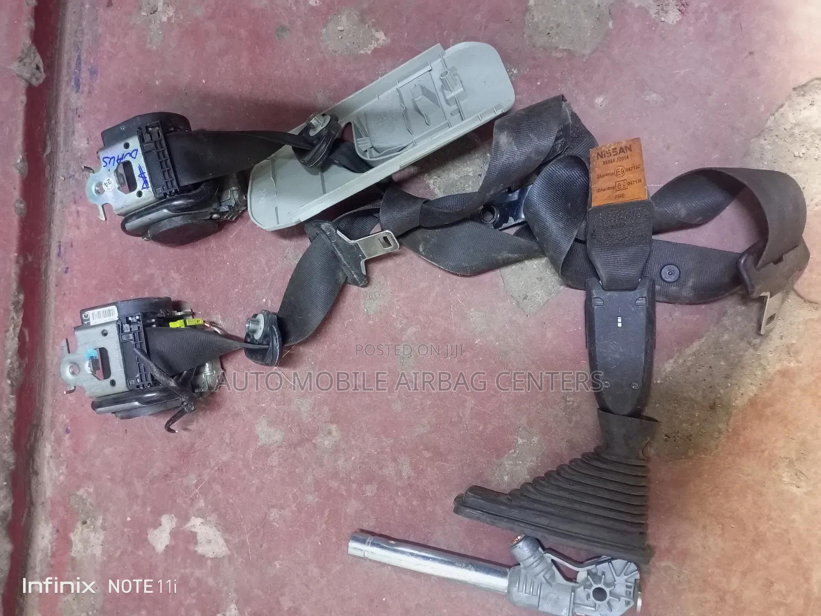 Nissan Dualis Seatbelts
