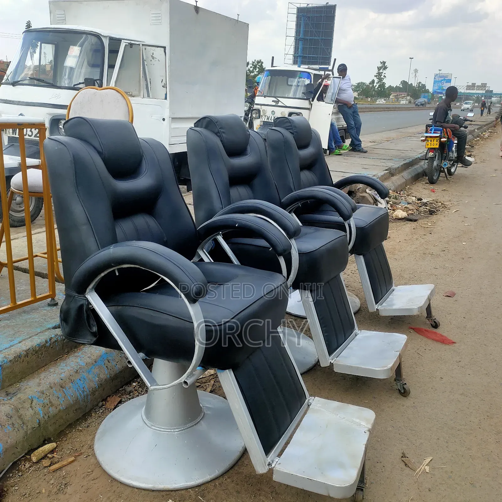 D Open Kinyozi Seats/ Barber Seat