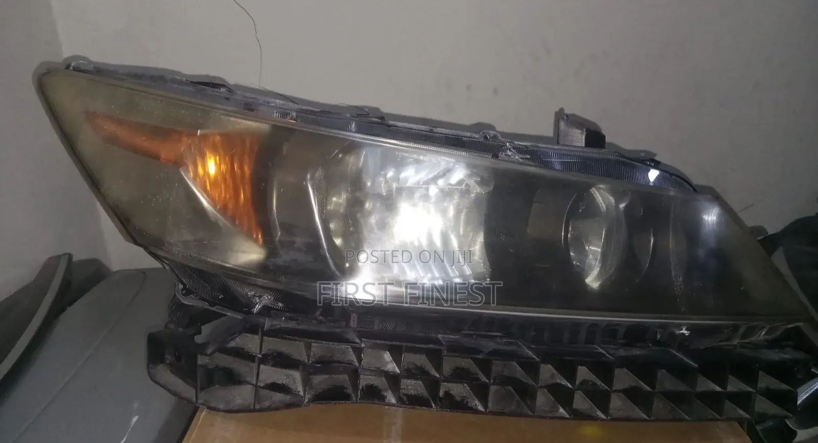 Honda Stream RN6 Xenon(Black Shade)