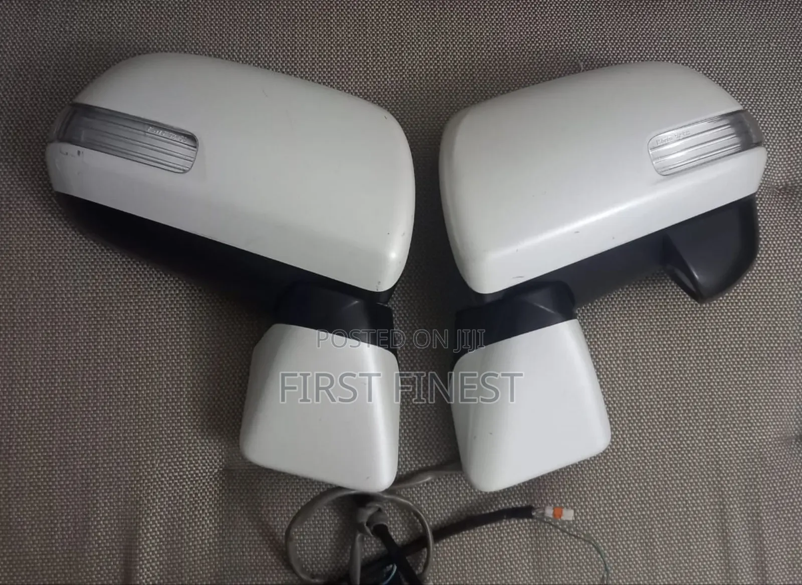 Voxy/Noah Side Mirror Each