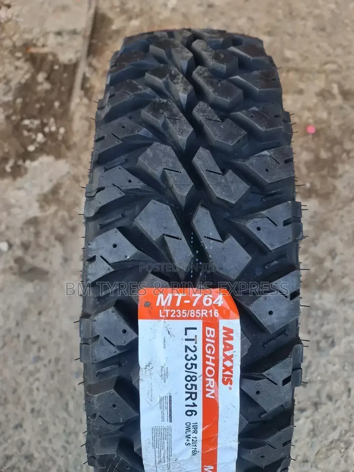 235 /85 R16 Maxxis (MT 764)