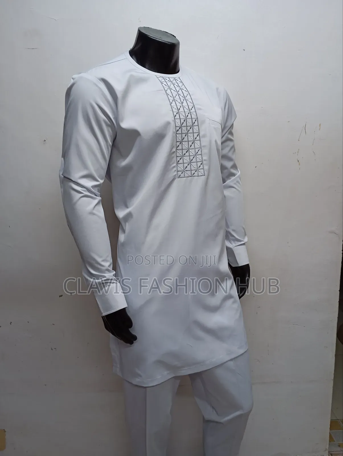 White Traditional Kaftan With Embroidery Details