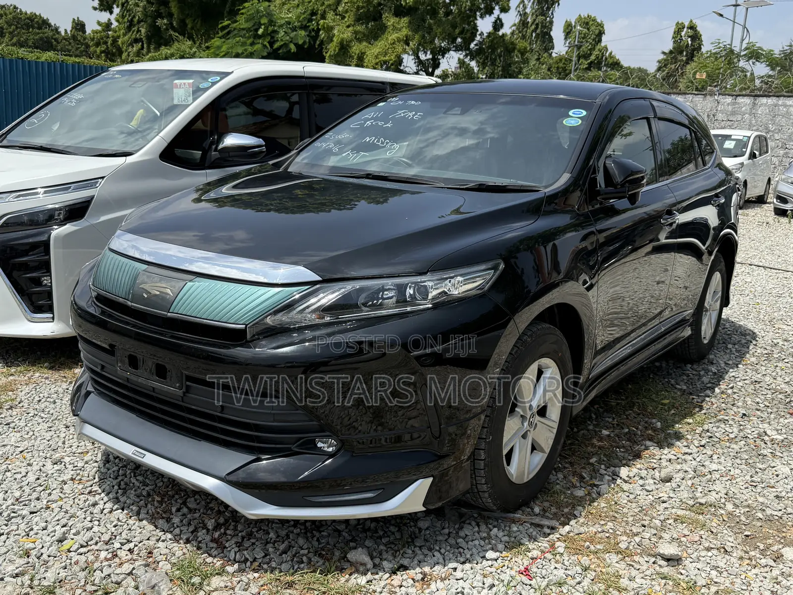 Toyota Harrier 2.0 2018 Black