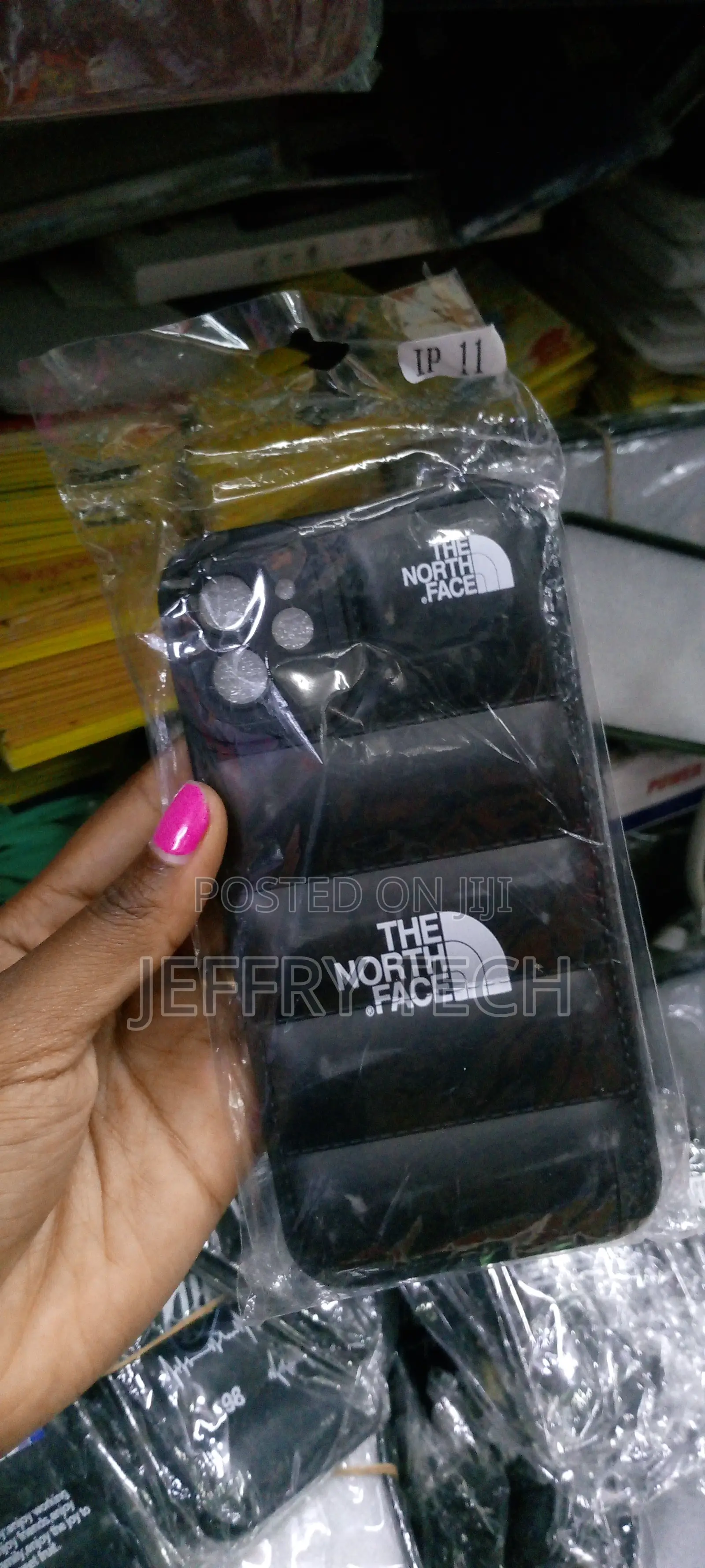 North Face Puffer Edition Silicone Case for iPhone 11) Black