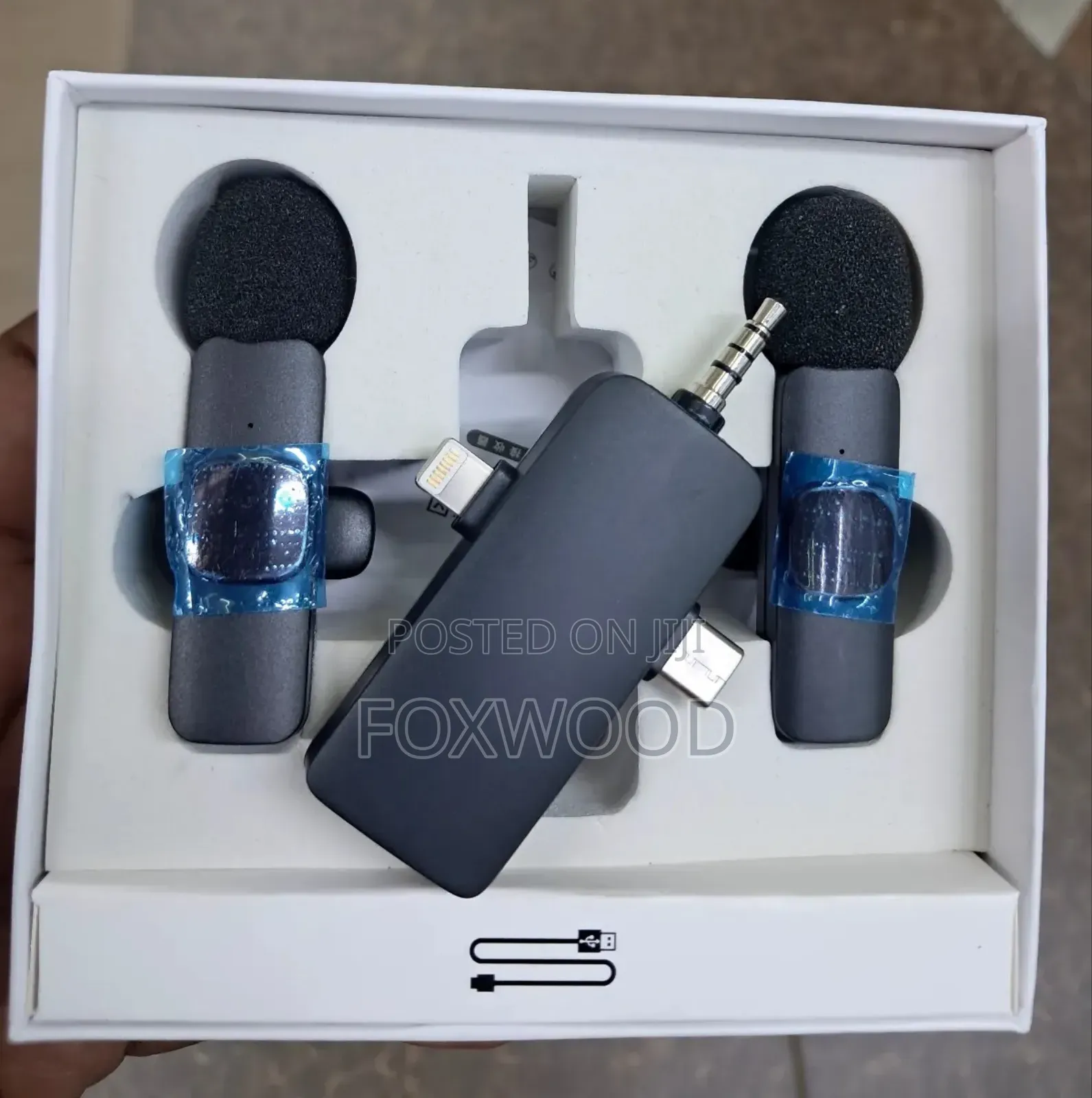 3-in-1 Wireless Lavalier Microphone