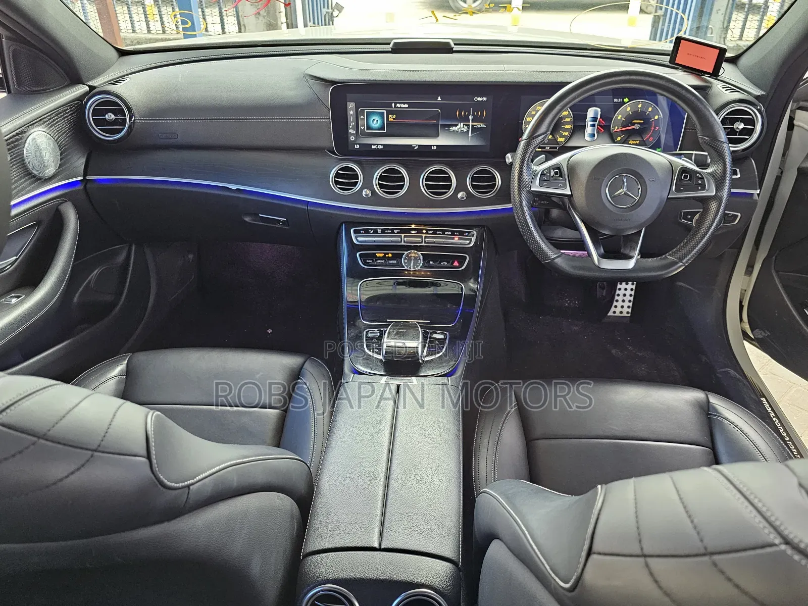 Mercedes-Benz E250 2017 Off white