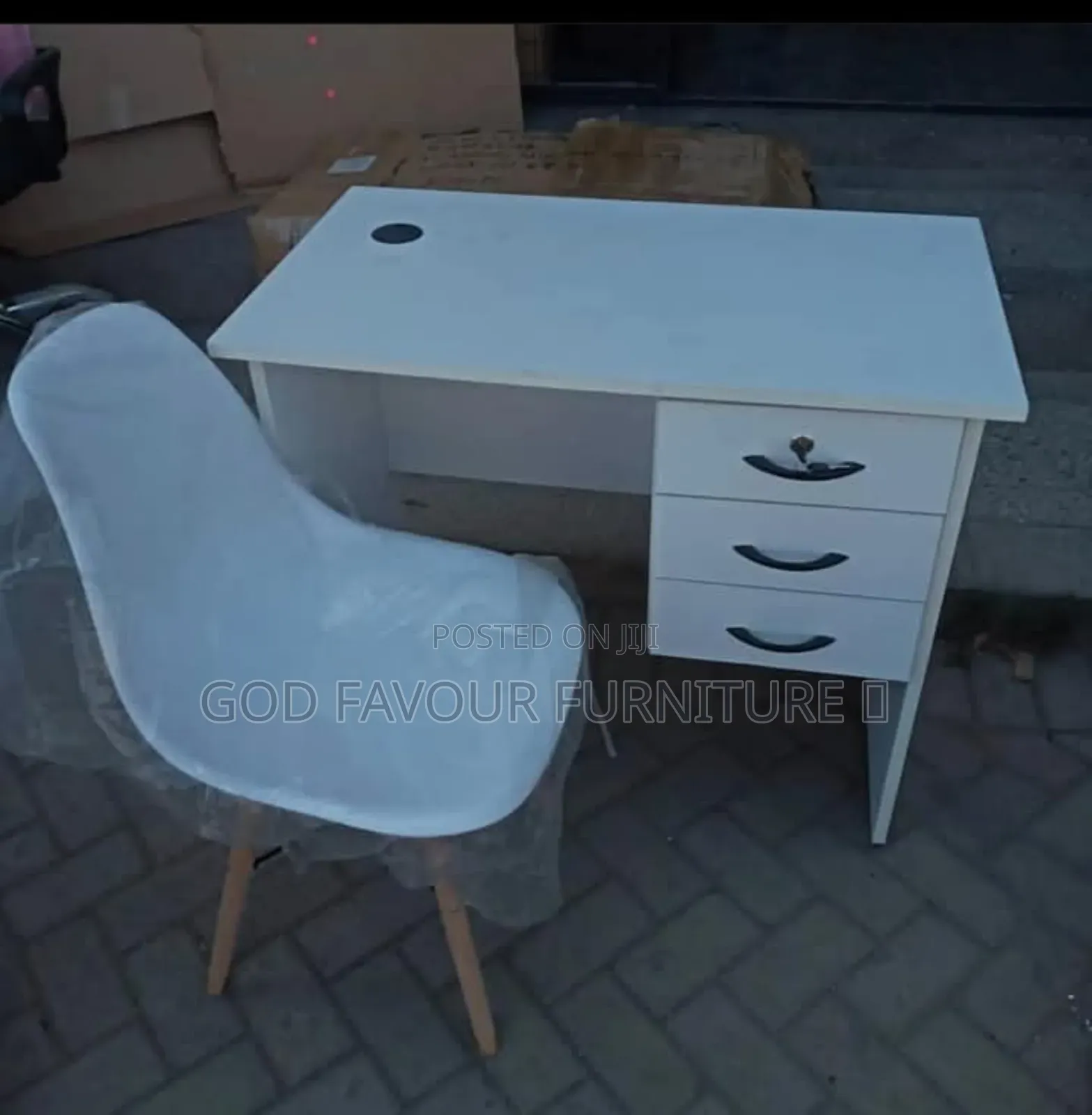 0.9m Lockable Office Desk Tf9kj