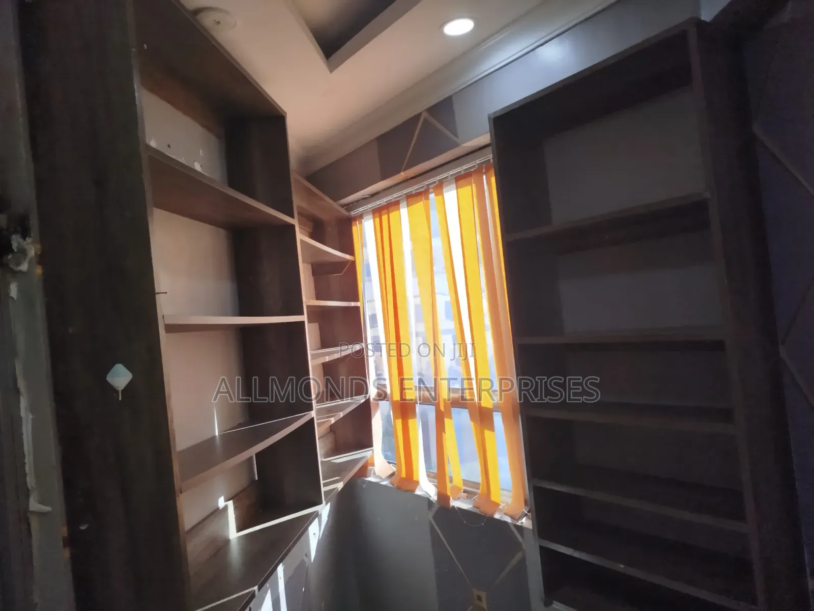 Office/Shop for Rent