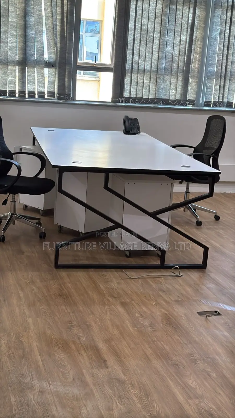 Office Workstations; 4-Way Modular Workspace With Metal Legs