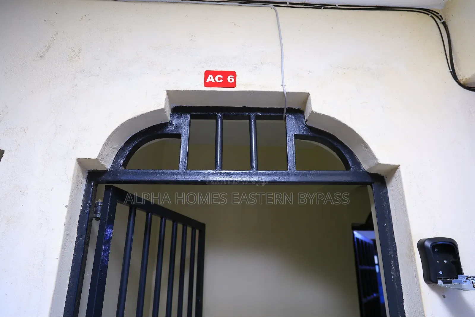 Contemporary City Escape: Fully Furnished One-Bedroom