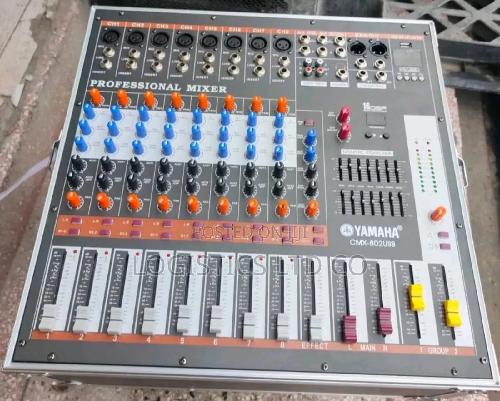 Yamaha CMX802USB 8channel Briefcase Powered Mixer