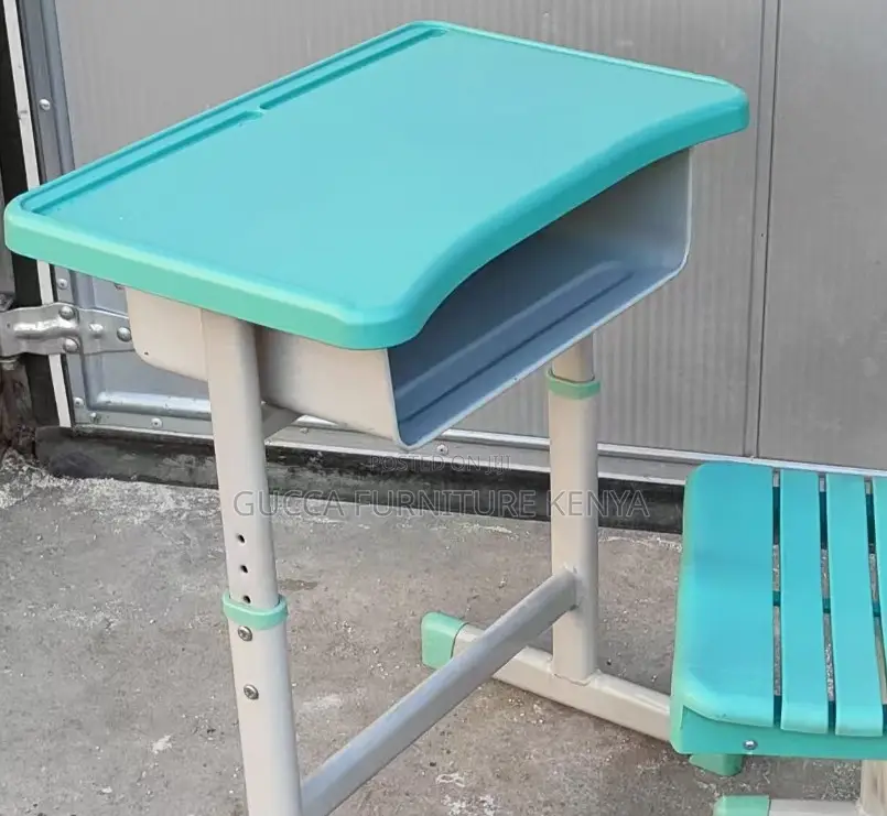 Kid's Furniture: Heavy Duty Plastic School Kid's Desk/Chair