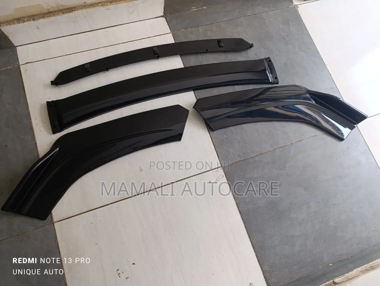 Universal Black Plain Car Bumper Lip, Sporty &Durable