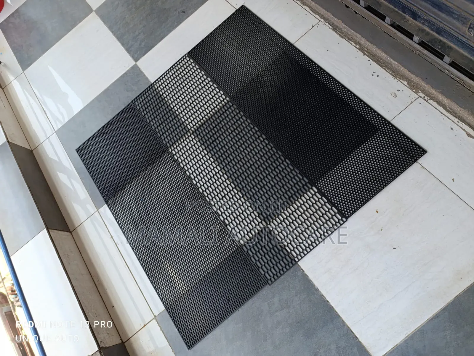 Heavy-Duty Plastic Car Grille Mesh