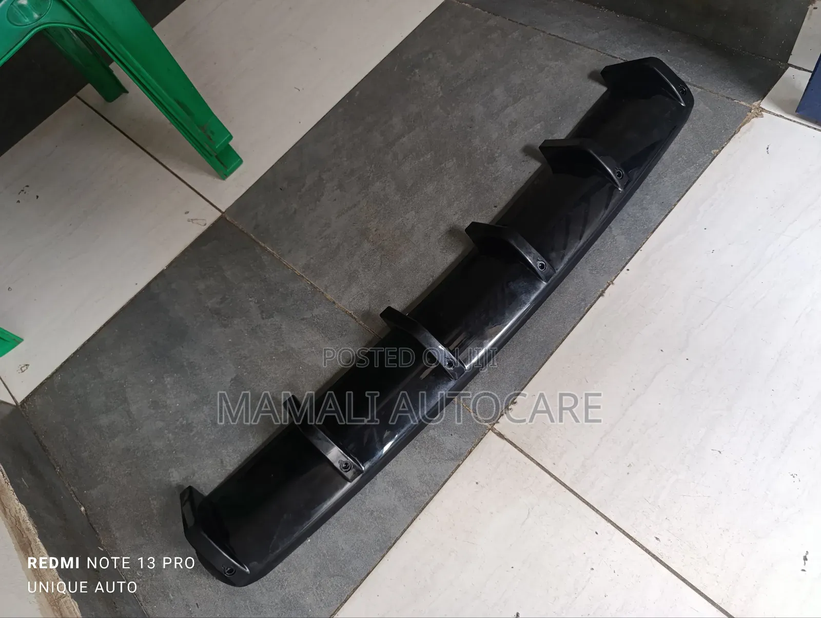 Flat 7-Fin Rear Diffuser, Sporty Look Improved Airflow