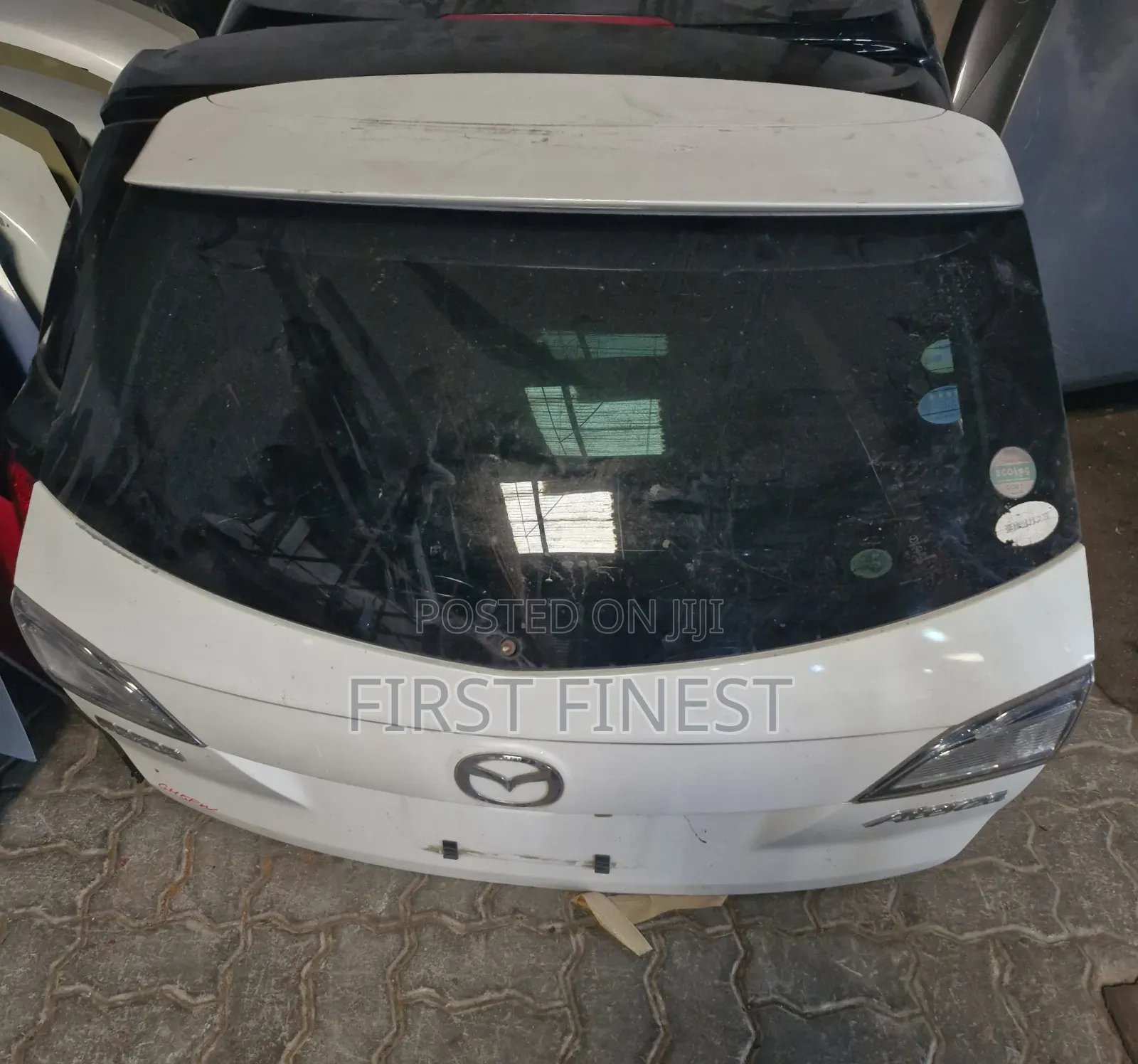 Mazda Artenza Boot