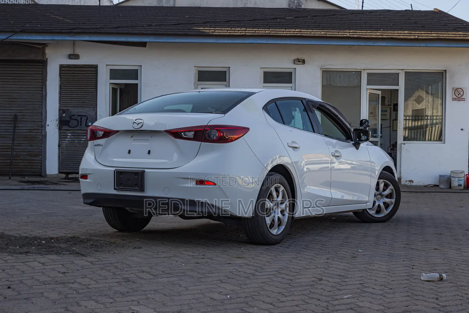 Mazda Axela 2017 Off white