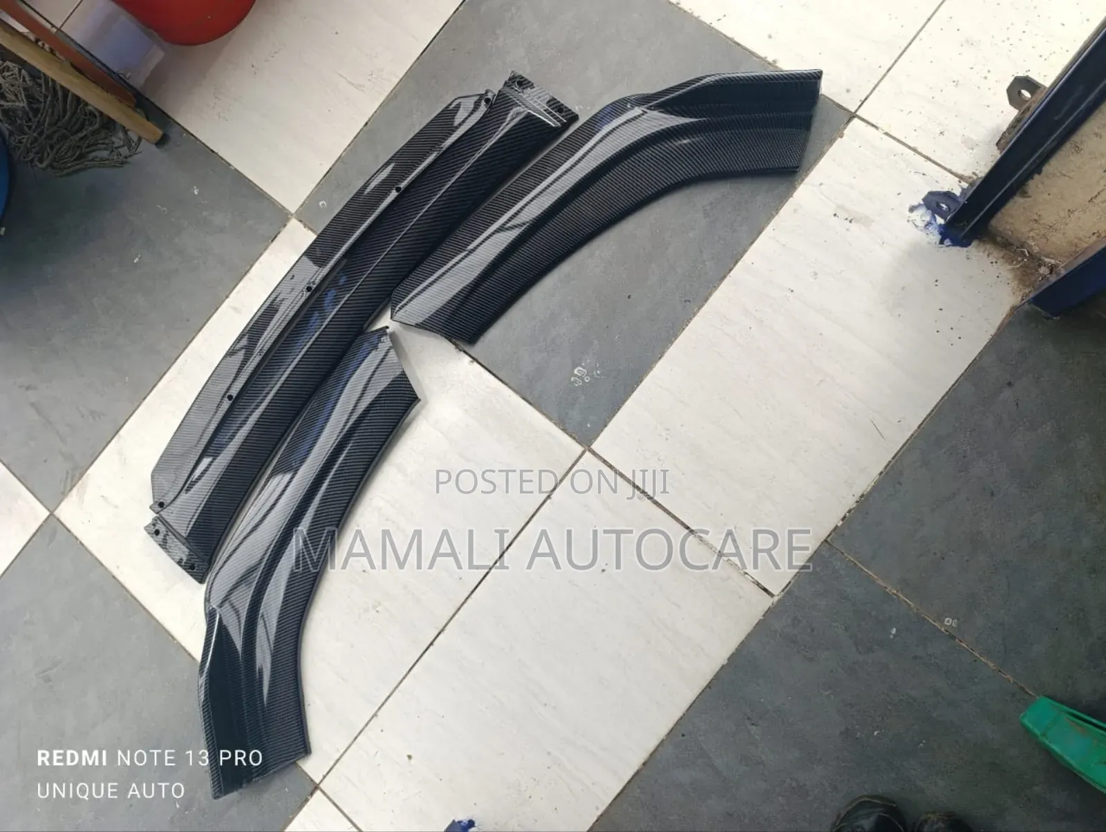 Sleek Carbon Fiber Car Bumper Lip, Universal Fit