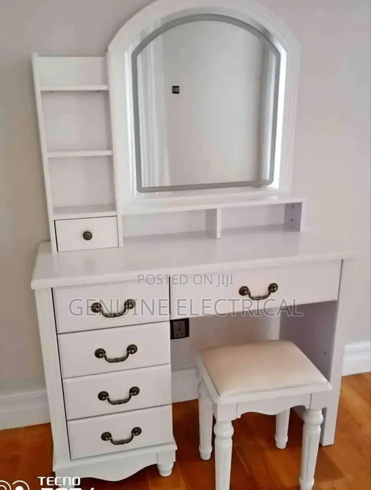 Quality Dressing Table Colour White With Sliding Mirror.