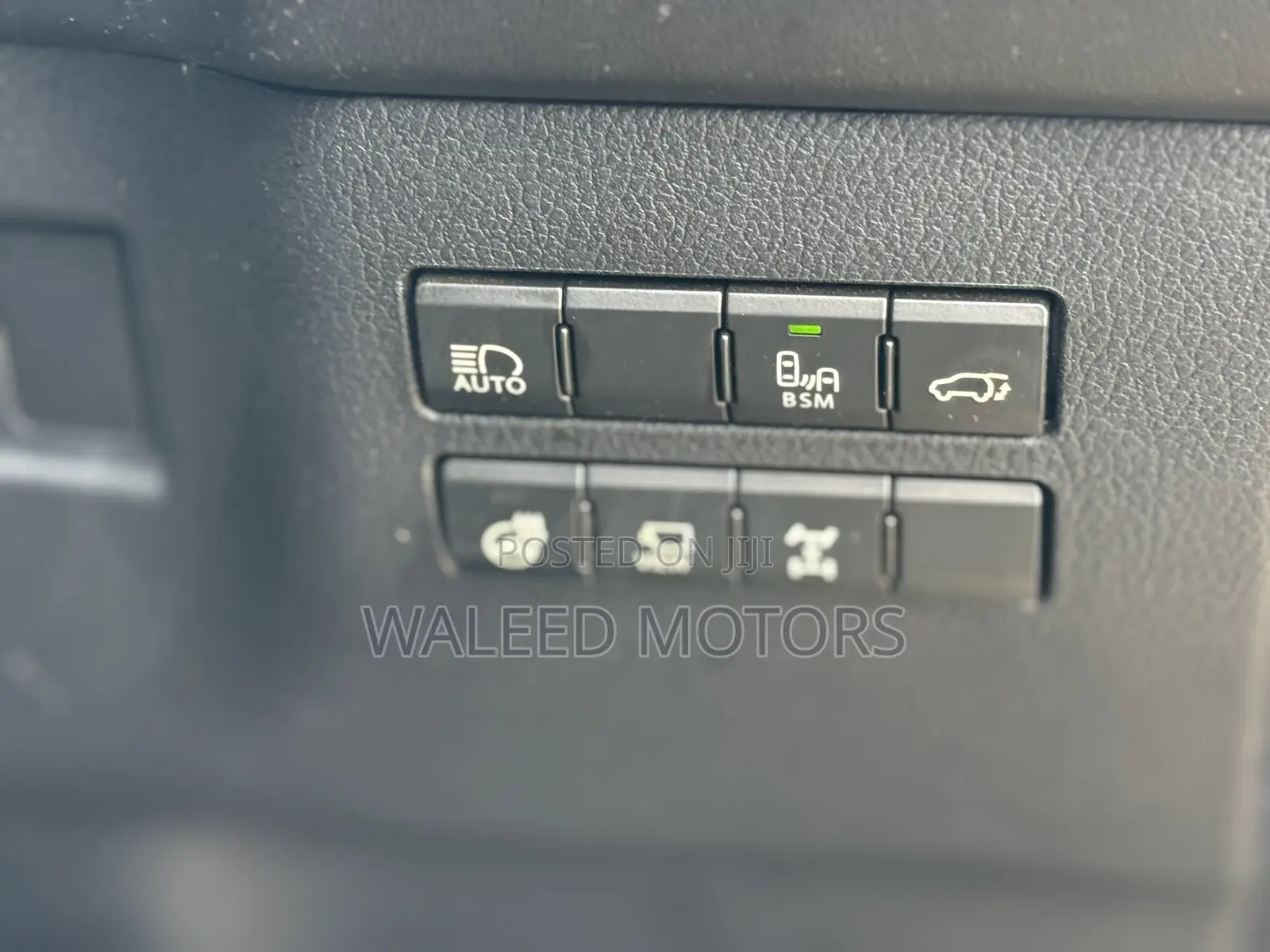 Lexus NX 300h Base 4x4 (2.5L 4cyl 2A) 2018 Black
