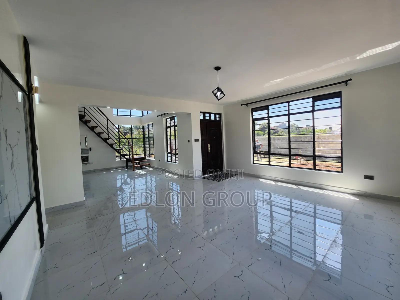 3bdrm Bungalow in Mijan Manor, Kimbo for sale