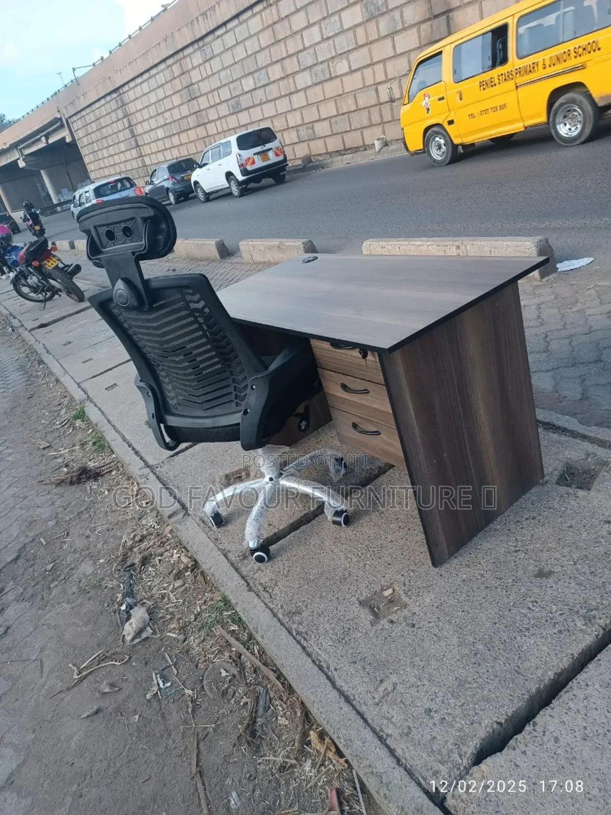 1.2m Office Desk With Unique Headrest Chair He8rf