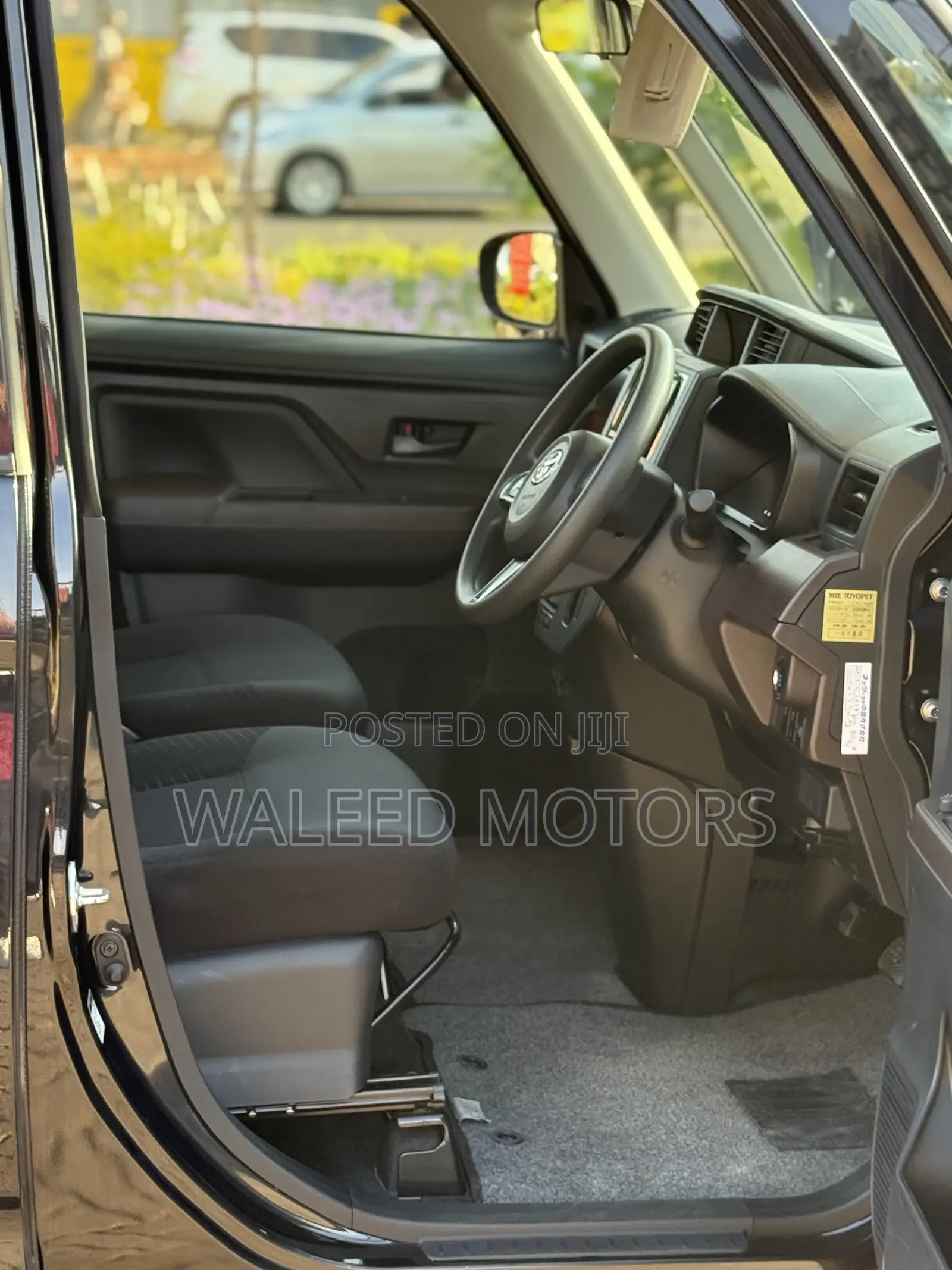 Toyota Roomy 2018 Black