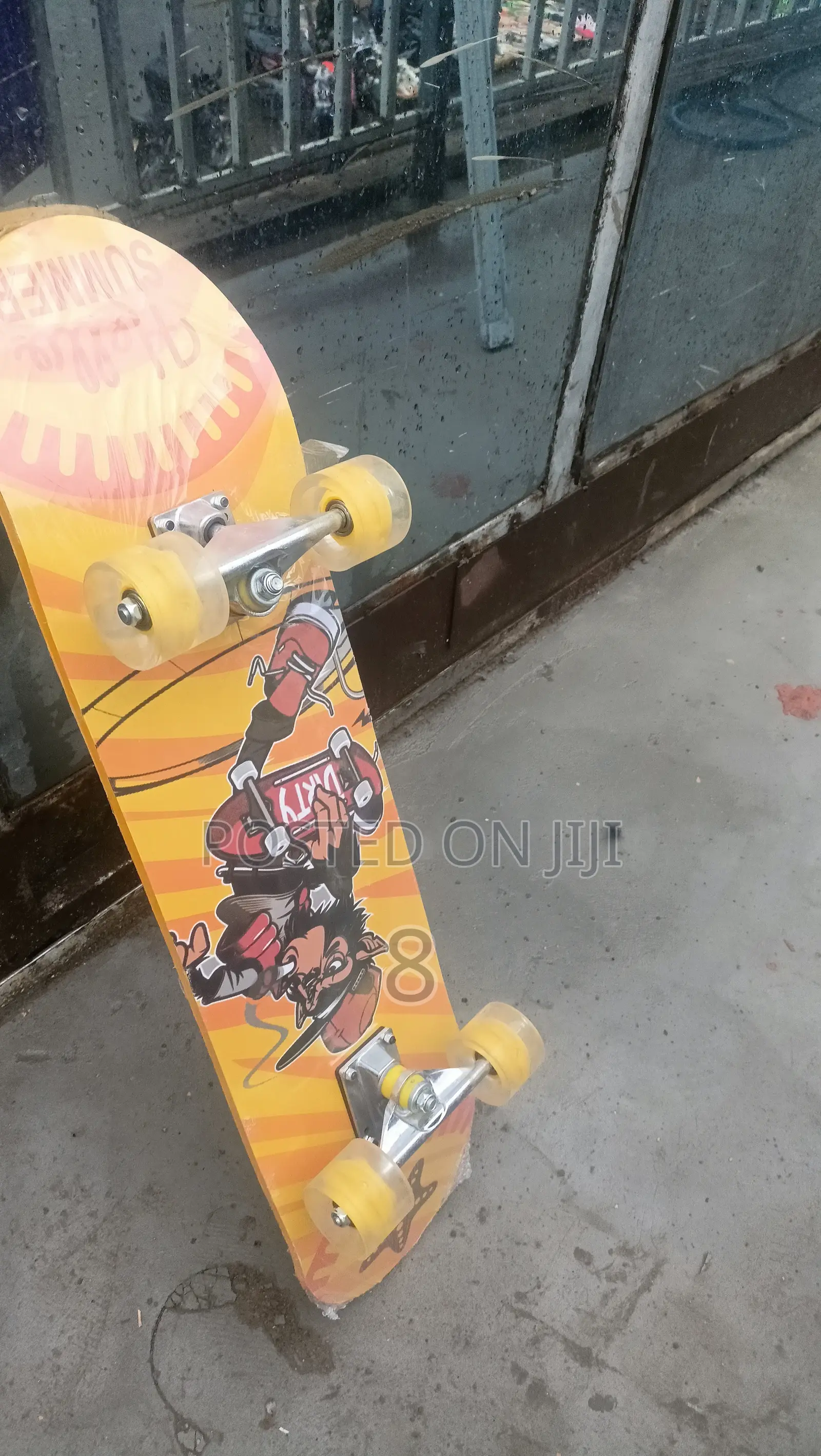 Durable Adult Skateboard – Stylish and Built to Perform