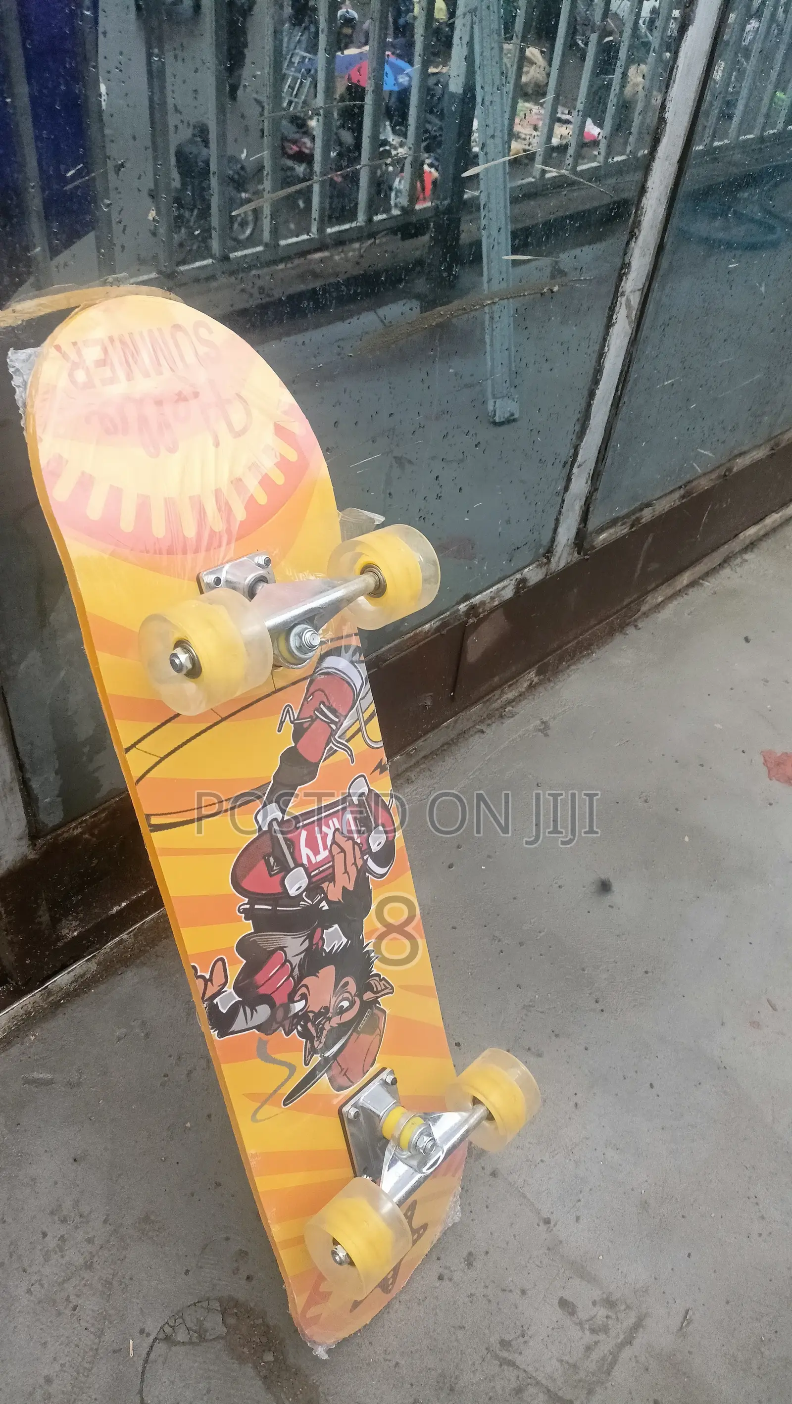 Durable Adult Skateboard – Stylish and Built to Perform